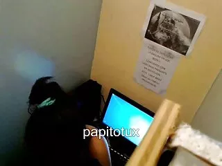 Nudo Elizabeth porno in alta definizione Hurley in falso