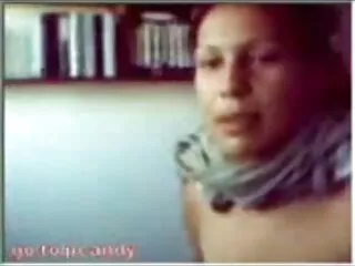 La coppia si porno alta definizione nascose nello spogliatoio per fare sesso.