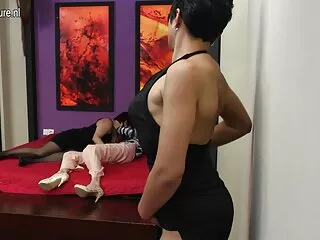 Signora che usato a essere filme online gratis sex un uomo scopa un sexy cameriera