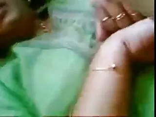 Taika in calze rosse in una maglia porta video porno hd amatoriali a raggiungere l'orgasmo un uomo