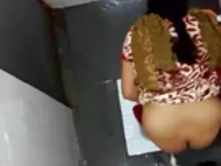 Sono venuto per trovare un lavoro, e ho dovuto filme porono gratis lavorare come boca.